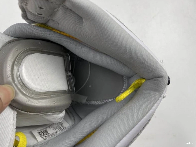 Boostmaster lin Smoke Air CW6576-100 Light Switch High Jordan 1 0810